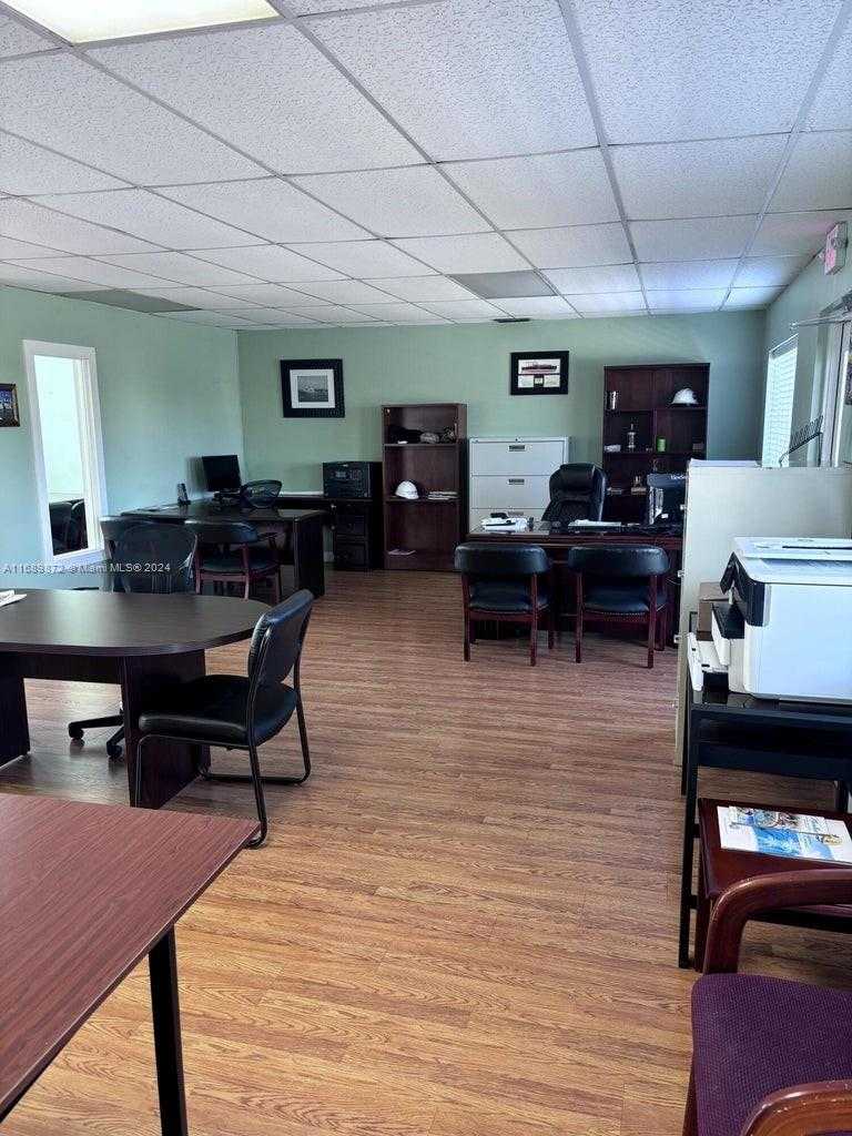 Small Image of 11400 OVERSEAS HWY #207/208, Marathon Number 7