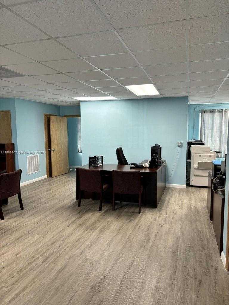 Small Image of 11400 OVERSEAS HWY #214/215, Marathon Number 4