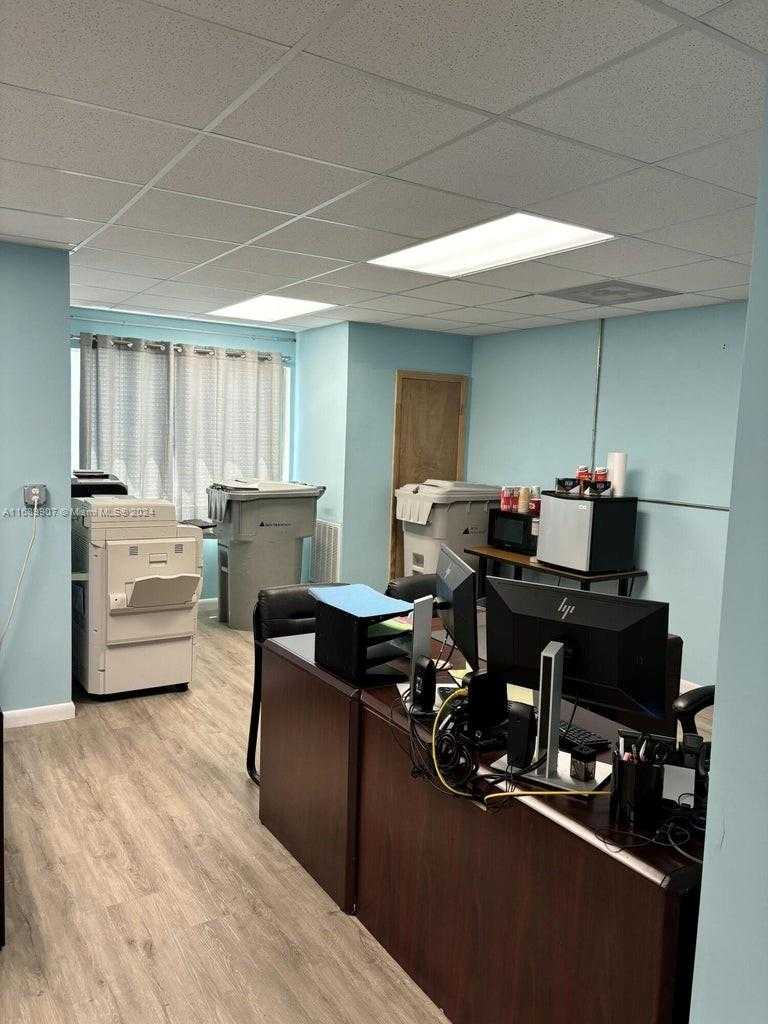 Small Image of 11400 OVERSEAS HWY #214/215, Marathon Number 6
