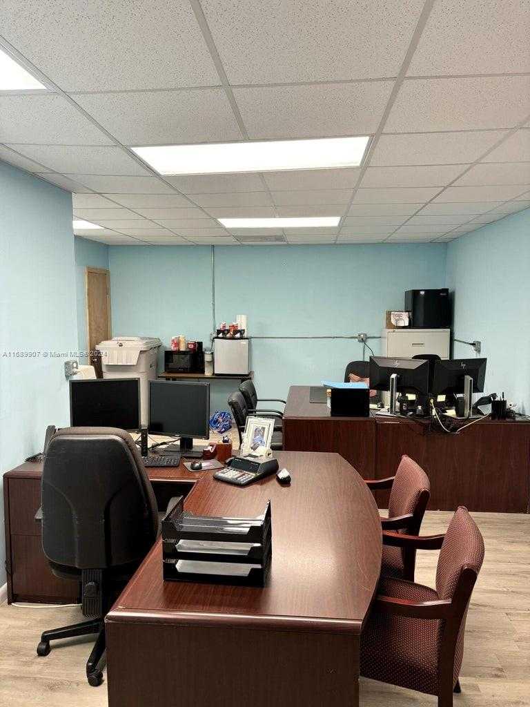 Small Image of 11400 OVERSEAS HWY #214/215, Marathon Number 7