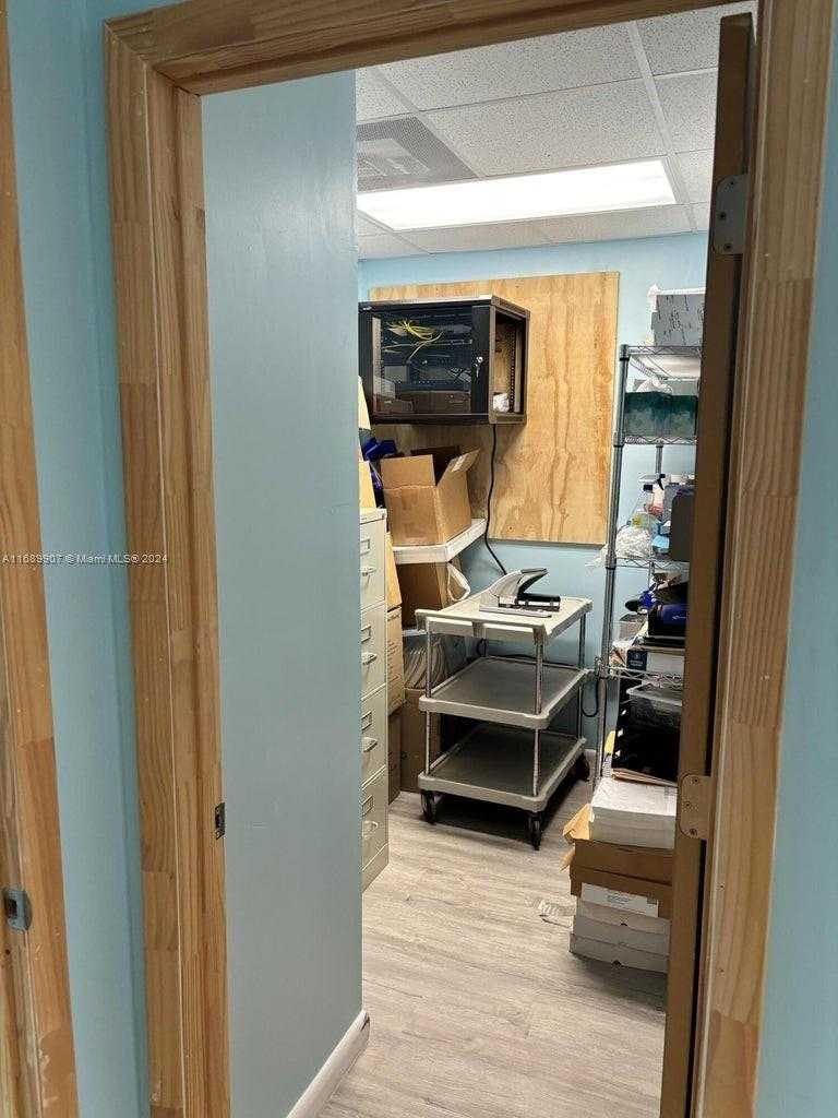 Small Image of 11400 OVERSEAS HWY #214/215, Marathon Number 8