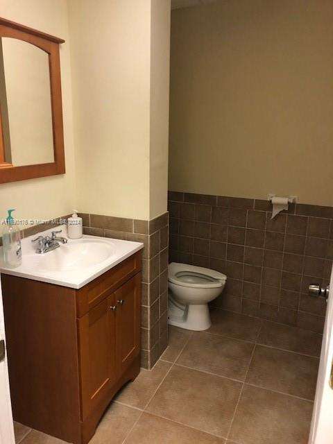 Small Image of 3418 NORTH OCEAN BLVD #upstairs, Fort Lauderdale Number 3