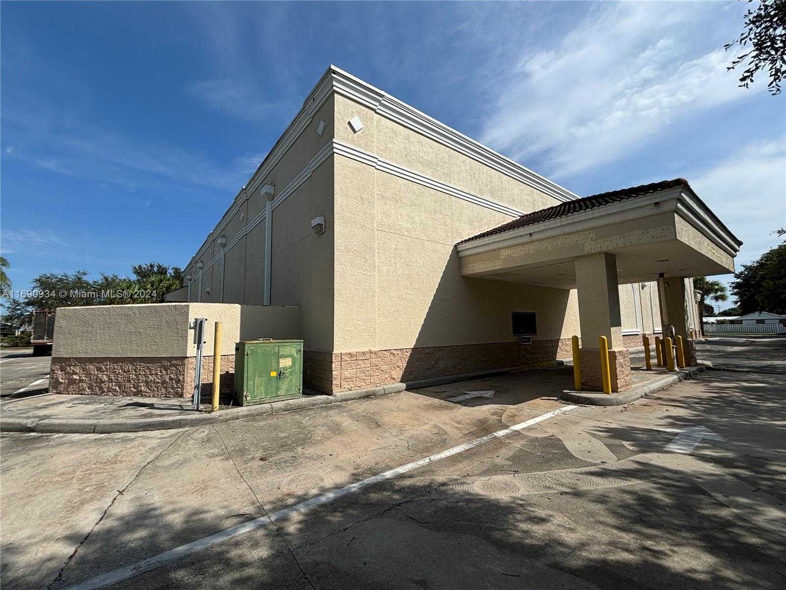 Small Image of 520 WEST SUGARLAND HWY, Clewiston Number 3