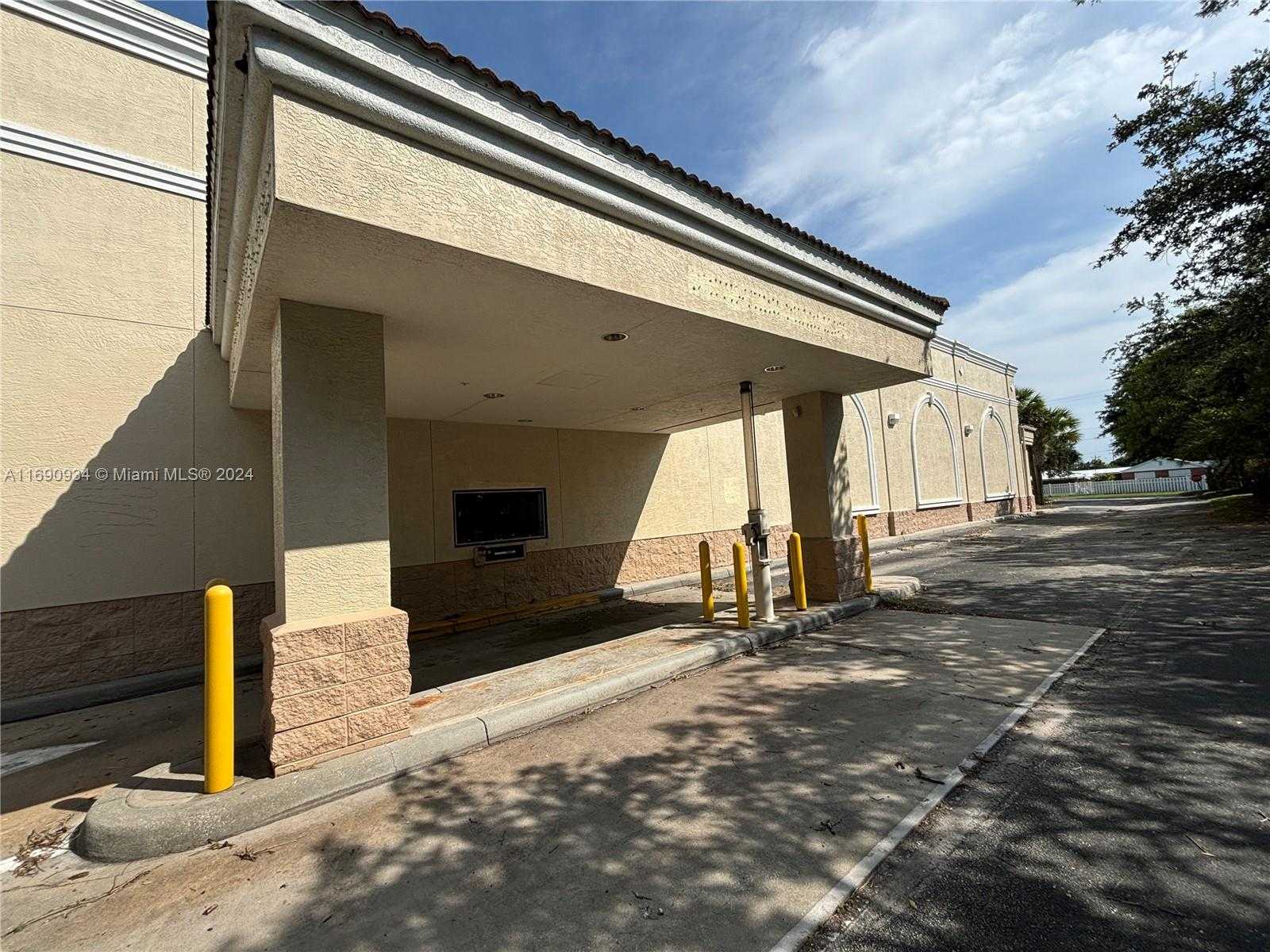 Small Image of 520 WEST SUGARLAND HWY, Clewiston Number 4