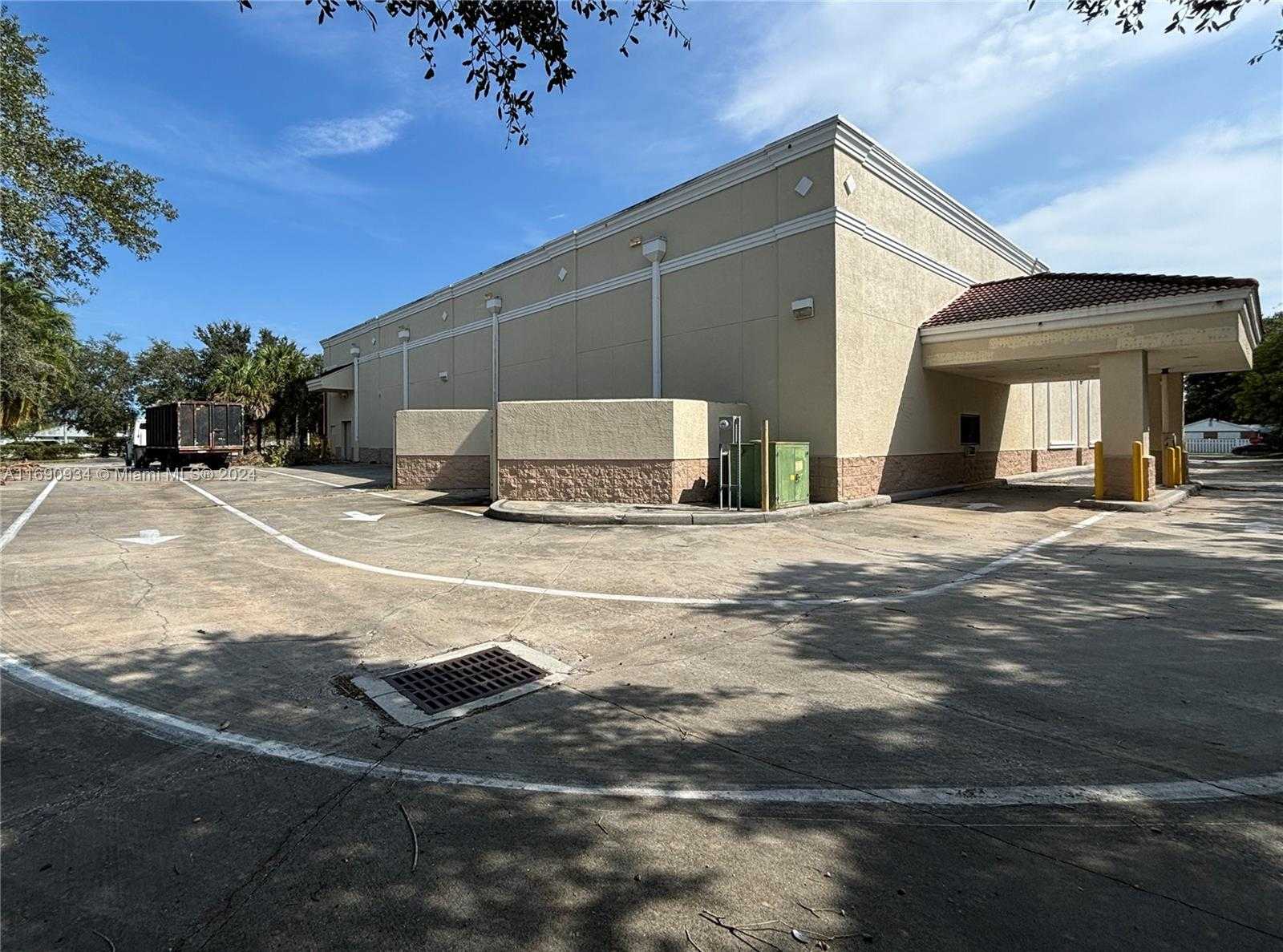 Small Image of 520 WEST SUGARLAND HWY, Clewiston Number 5