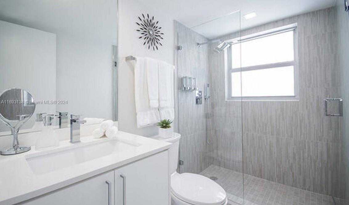 Small Image of 4433 EL MAR DR, Lauderdale By The Sea Number 10