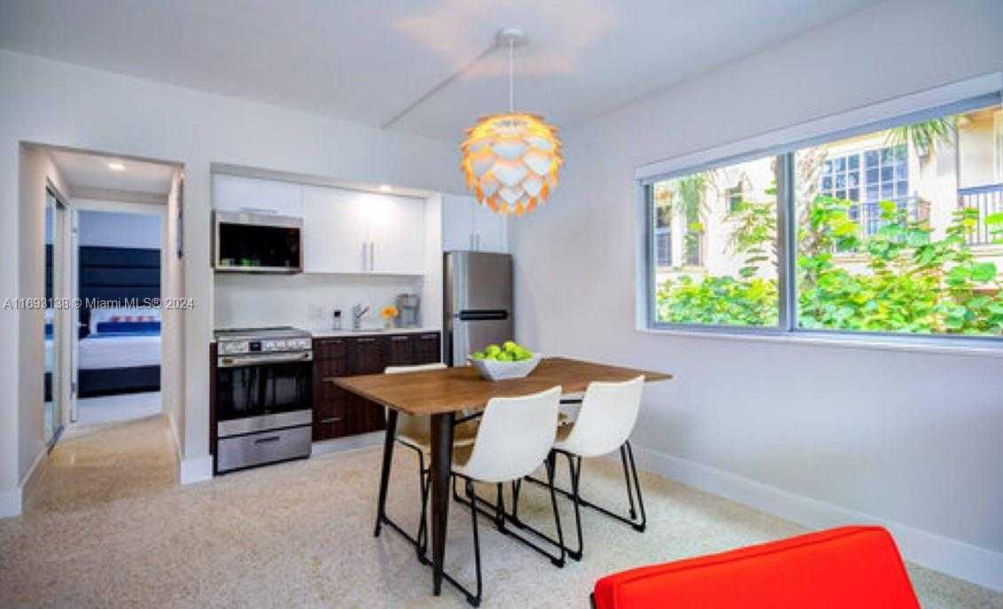 Small Image of 4433 EL MAR DR, Lauderdale By The Sea Number 7