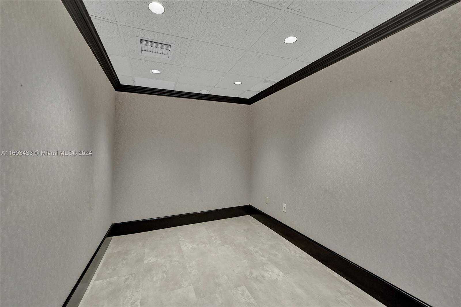 Small Image of 730 71ST ST, Miami Beach Number 41