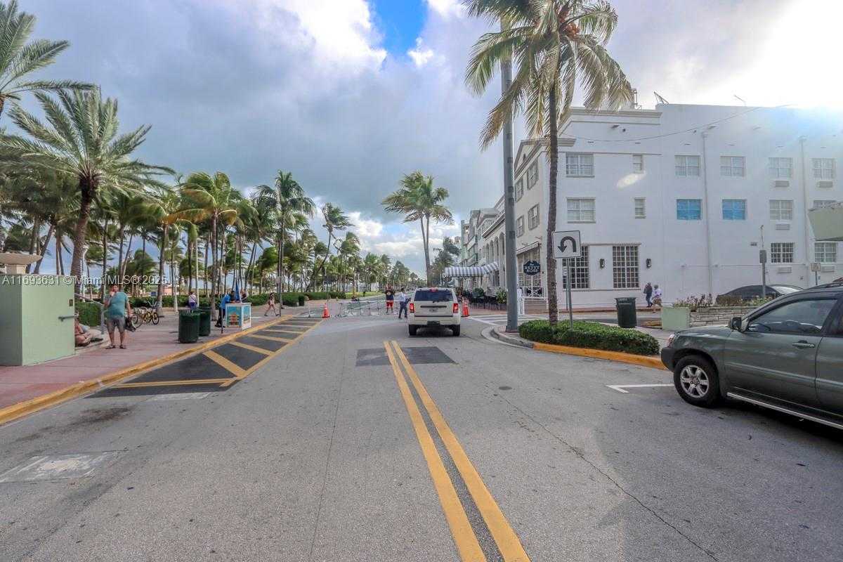 Small Image of 1446 OCEAN DR #1 & 2, Miami Beach Number 21