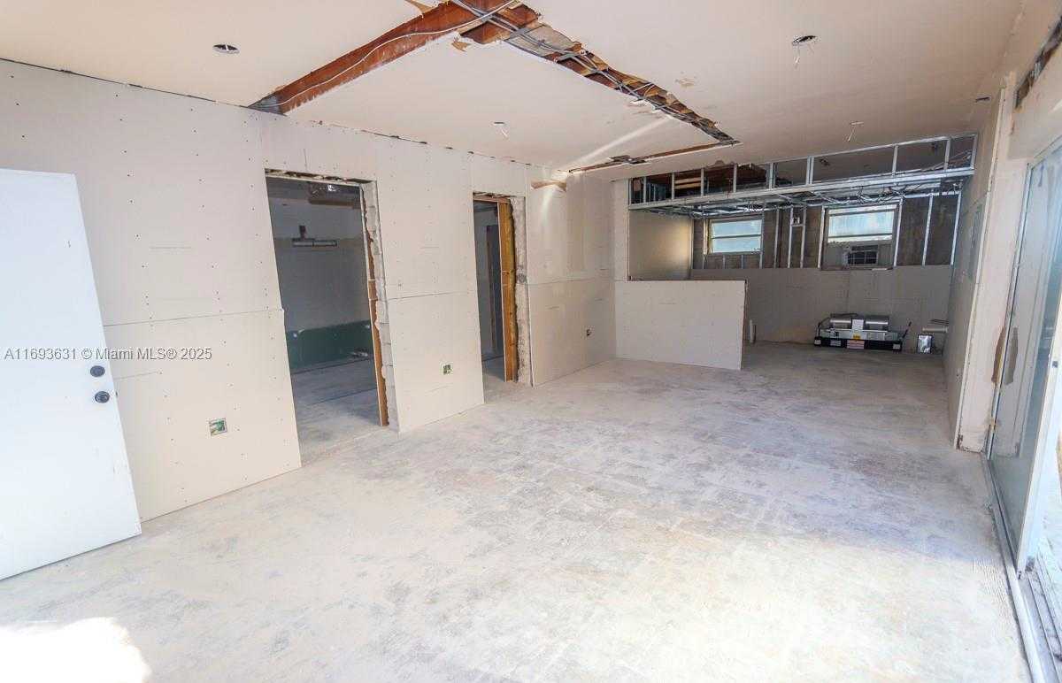 Small Image of 1446 OCEAN DR #1 & 2, Miami Beach Number 24