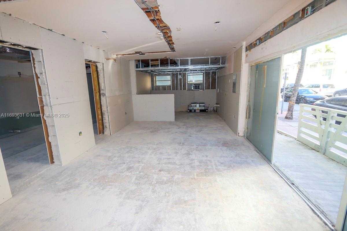 Small Image of 1446 OCEAN DR #1 & 2, Miami Beach Number 27