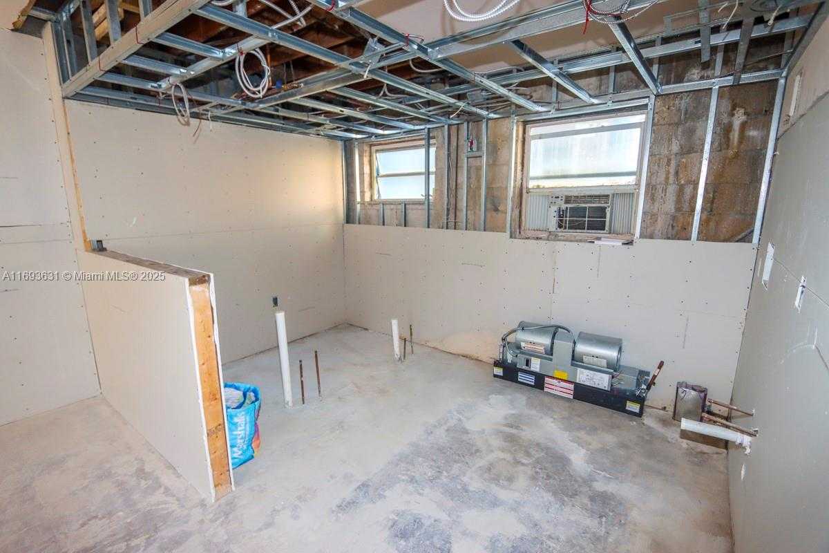 Small Image of 1446 OCEAN DR #1 & 2, Miami Beach Number 28