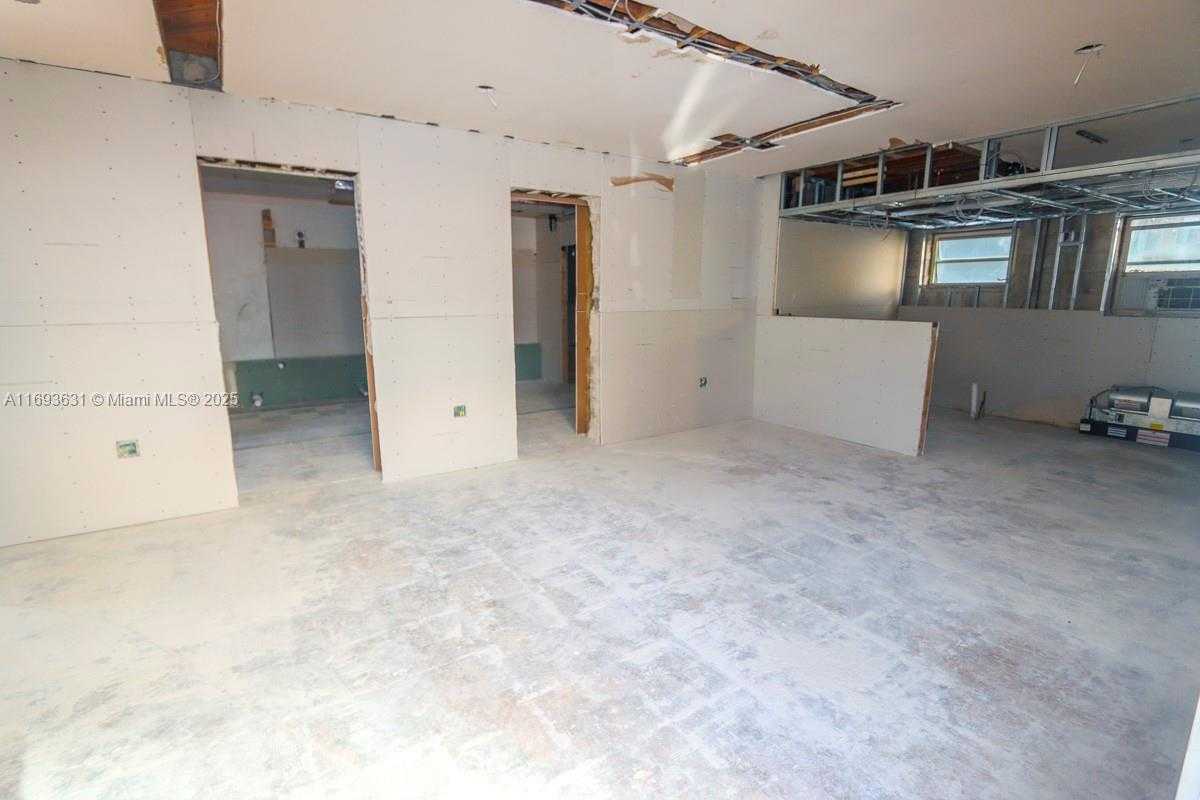 Small Image of 1446 OCEAN DR #1 & 2, Miami Beach Number 29