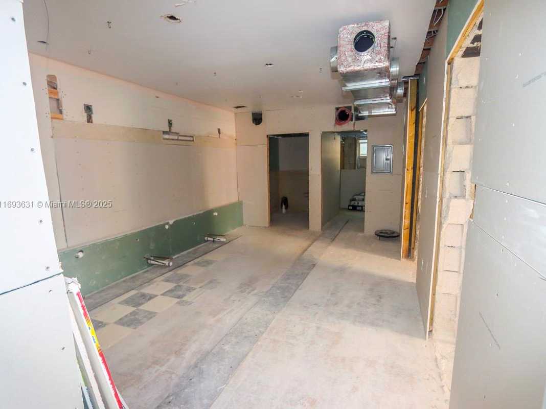 Small Image of 1446 OCEAN DR #1 & 2, Miami Beach Number 30