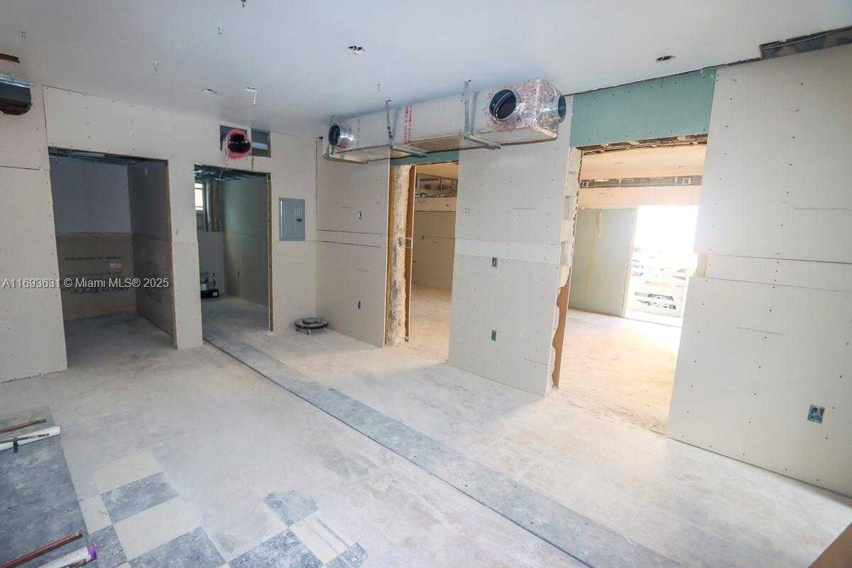 Small Image of 1446 OCEAN DR #1 & 2, Miami Beach Number 31