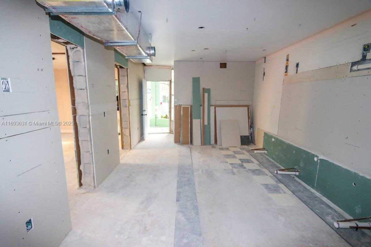 Small Image of 1446 OCEAN DR #1 & 2, Miami Beach Number 34