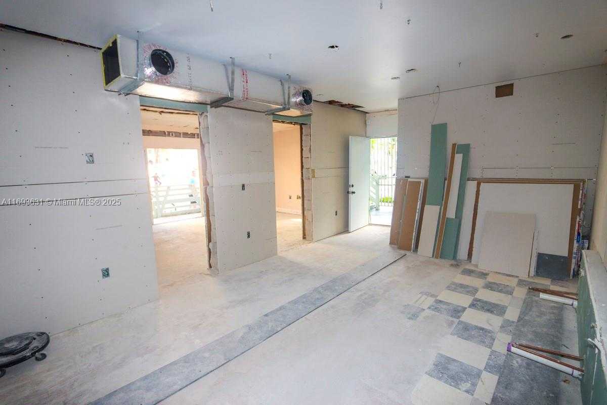 Small Image of 1446 OCEAN DR #1 & 2, Miami Beach Number 35