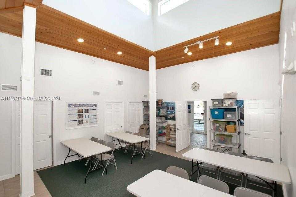 Small Image of 101910 OVERSEAS HWY, Key Largo Number 13