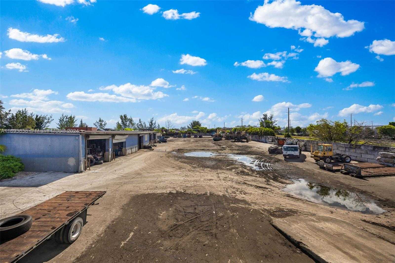 Small Image of 12705 CAIRO LN, Opa-Locka Number 4
