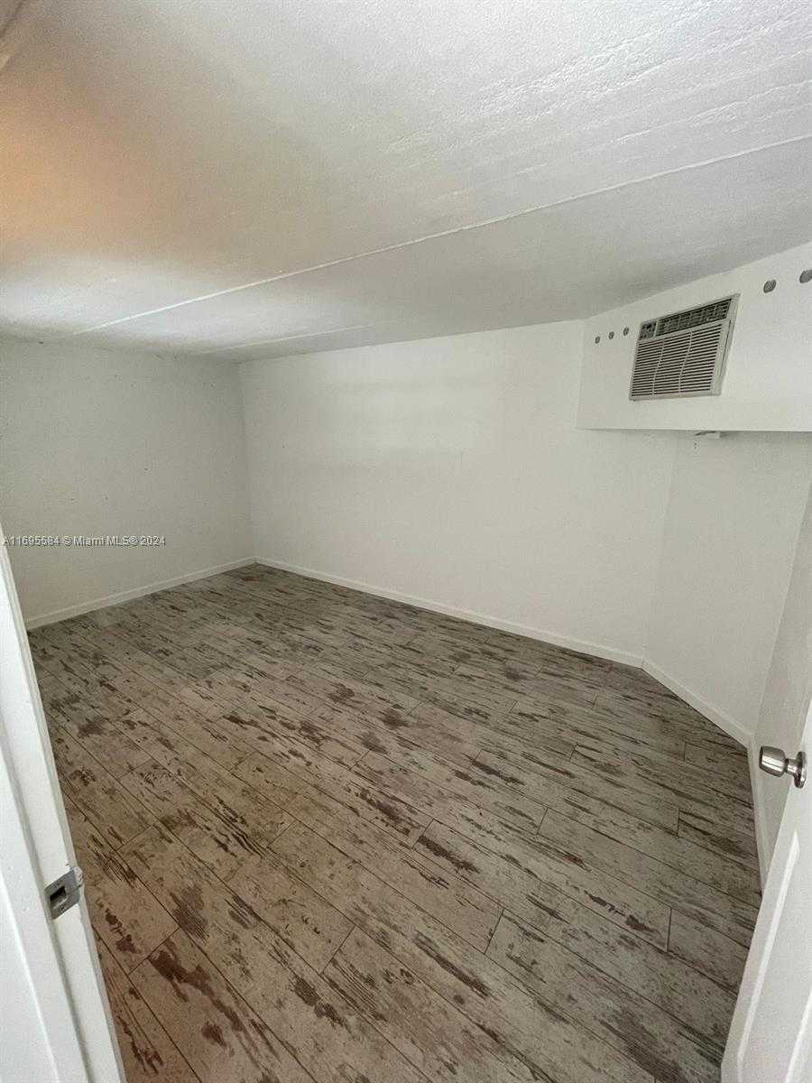 Small Image of 1771 BLOUNT RD #204, Pompano Beach Number 2