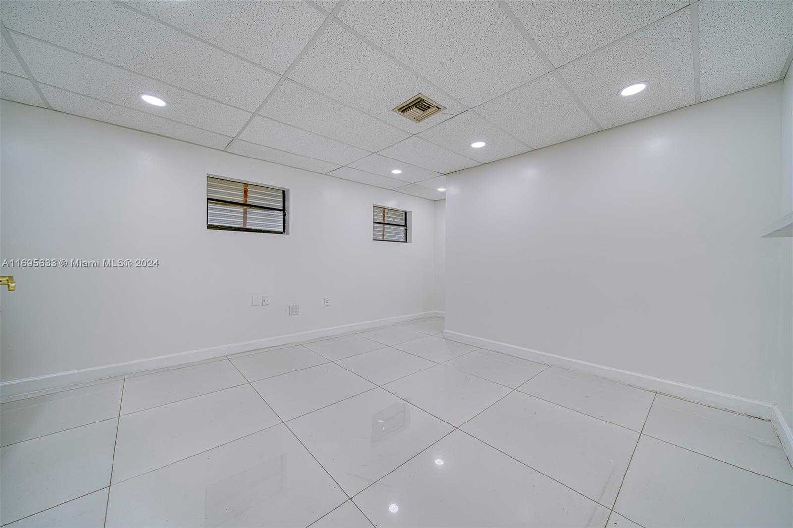 Small Image of 1225 NORTH EAST 162ND ST, North Miami Beach Number 11