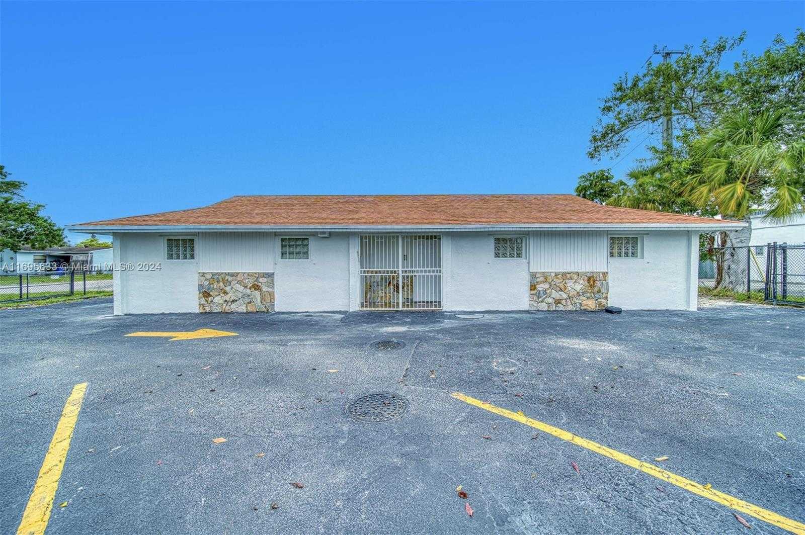 Small Image of 1225 NORTH EAST 162ND ST, North Miami Beach Number 2