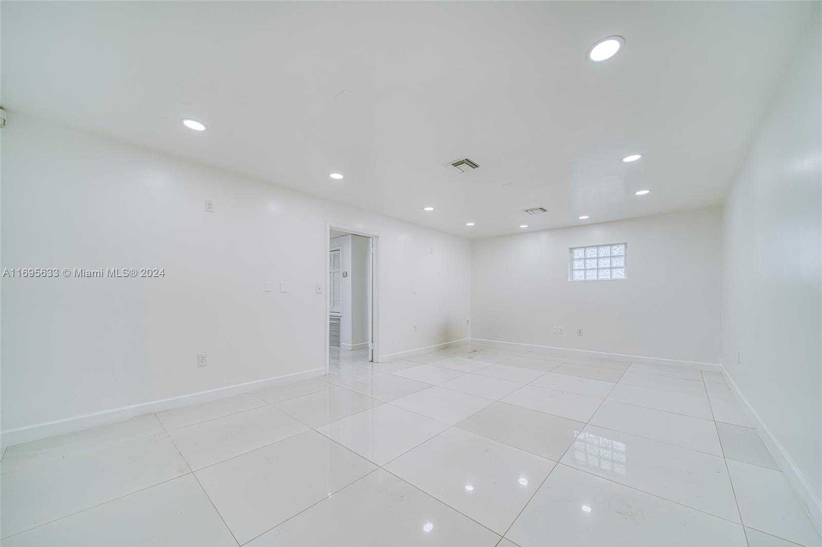 Small Image of 1225 NORTH EAST 162ND ST, North Miami Beach Number 20