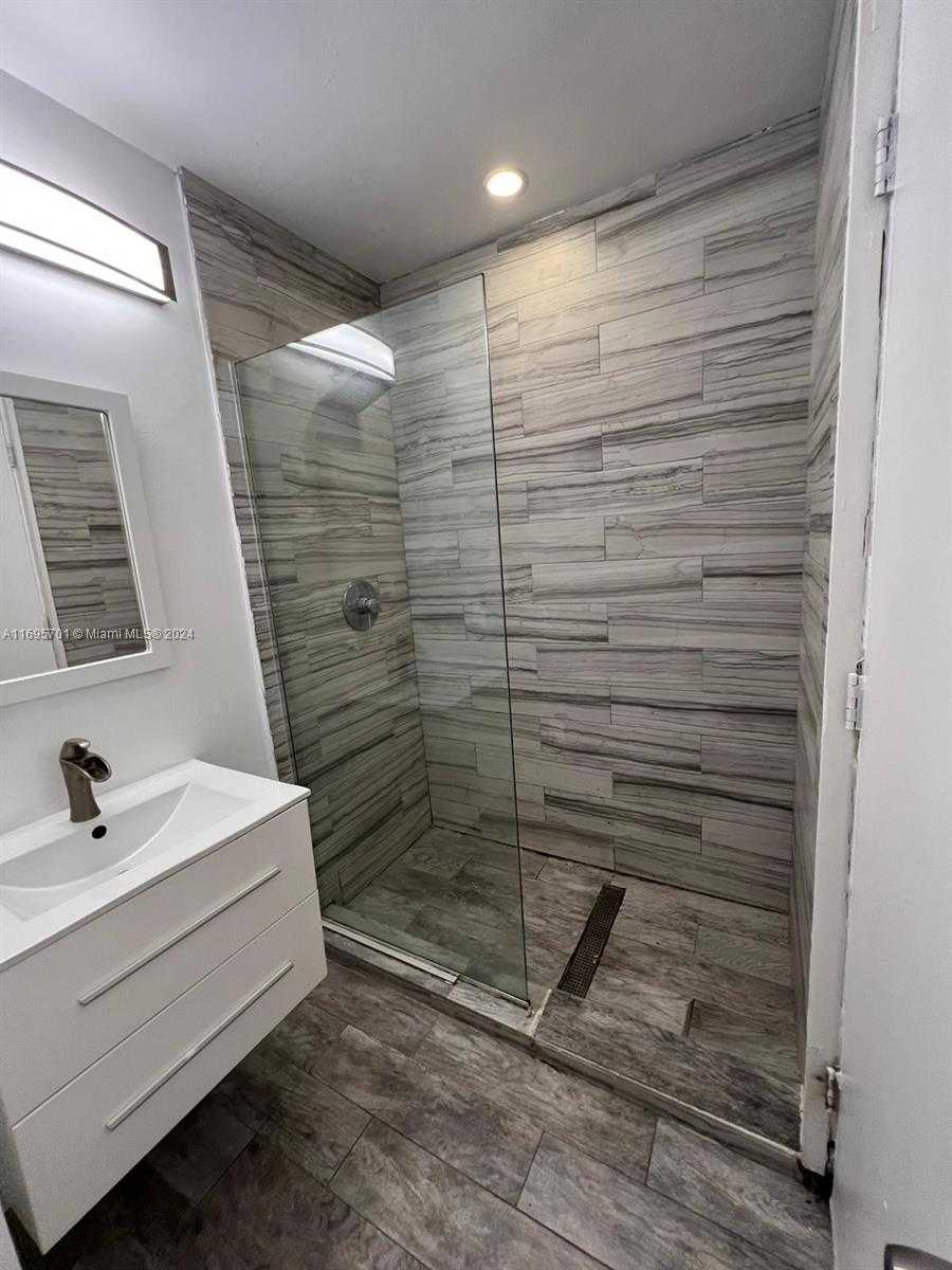 Small Image of 650 EUCLID AVE, Miami Beach Number 12