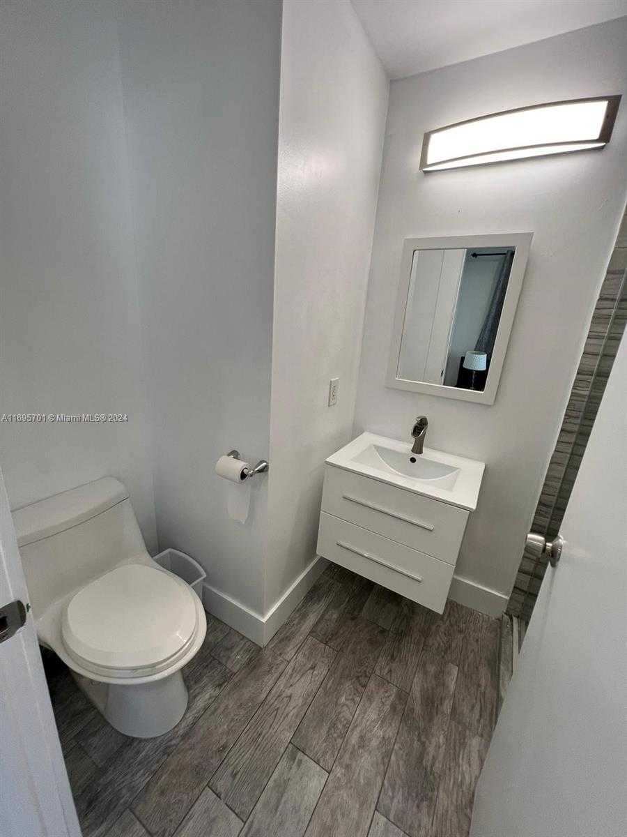 Small Image of 650 EUCLID AVE, Miami Beach Number 13