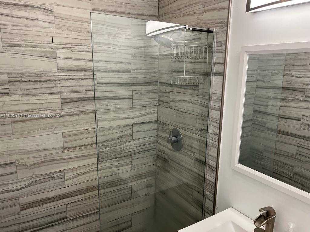 Small Image of 650 EUCLID AVE, Miami Beach Number 9