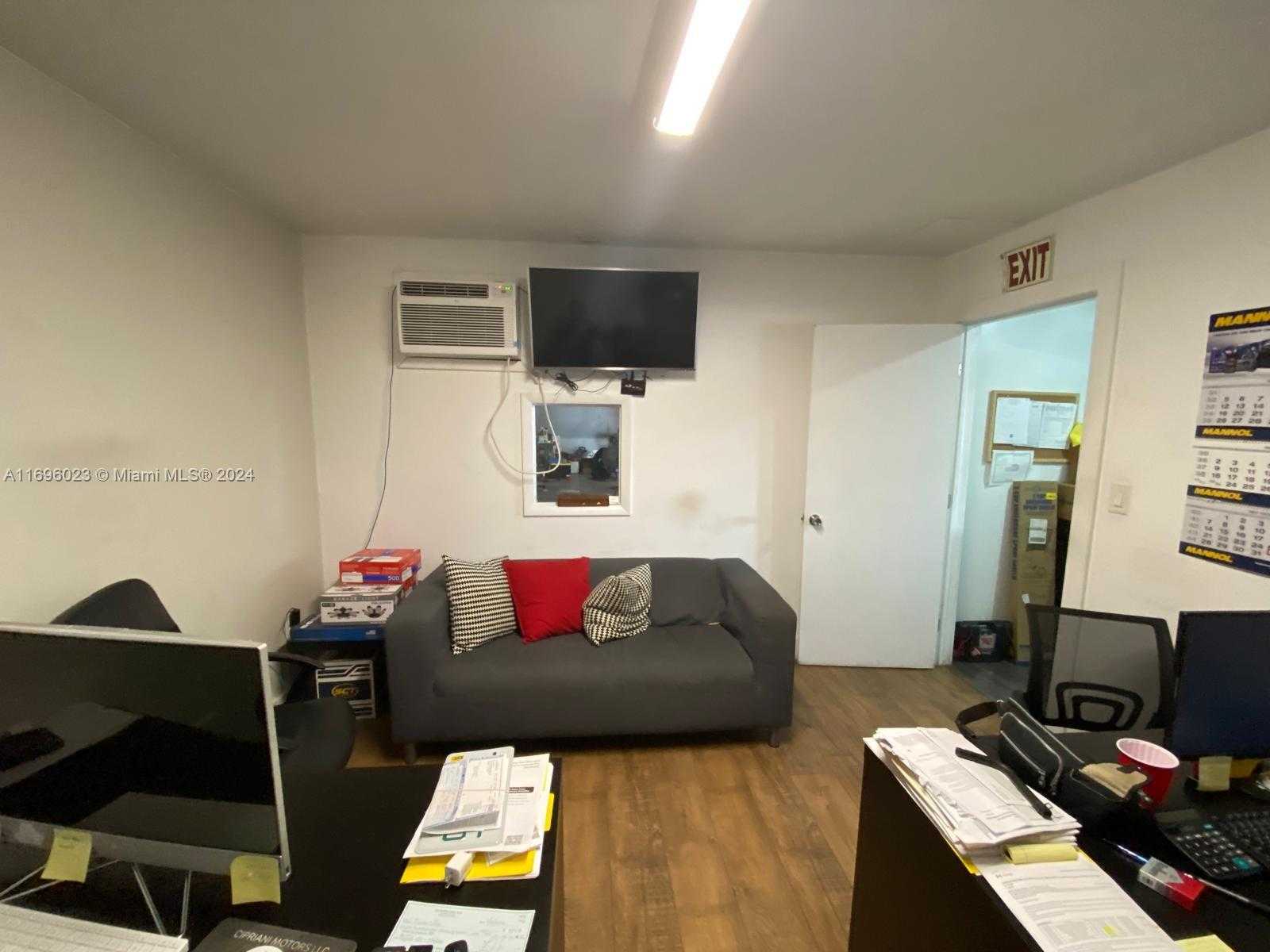 Small Image of 4753 NORTH WEST 72ND AVE #4753, Miami Number 5