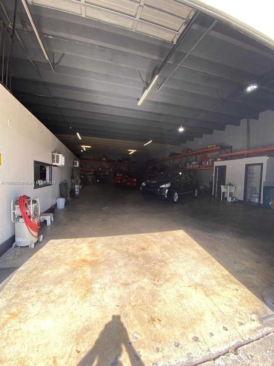 Small Image of 4753 NORTH WEST 72ND AVE #4753, Miami Number 6
