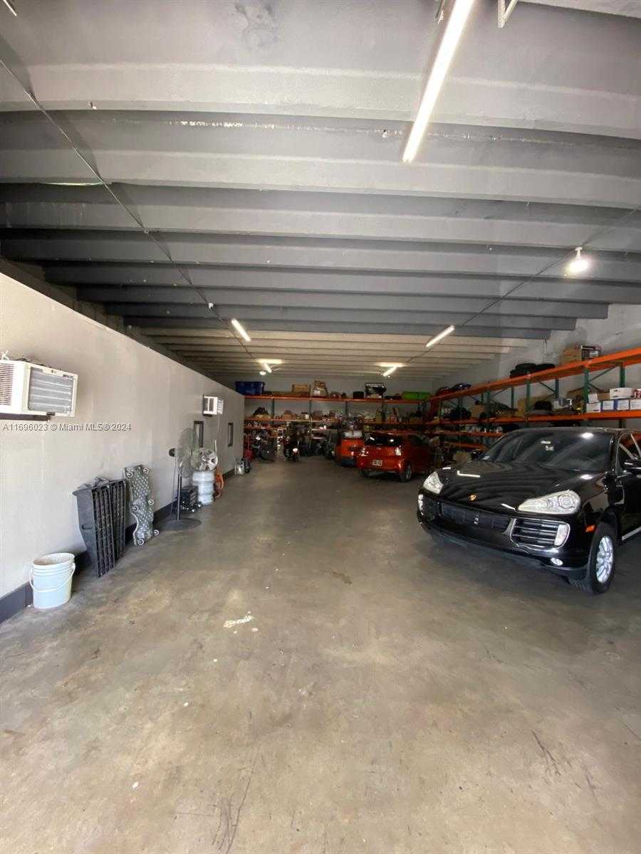 Small Image of 4753 NORTH WEST 72ND AVE #4753, Miami Number 7