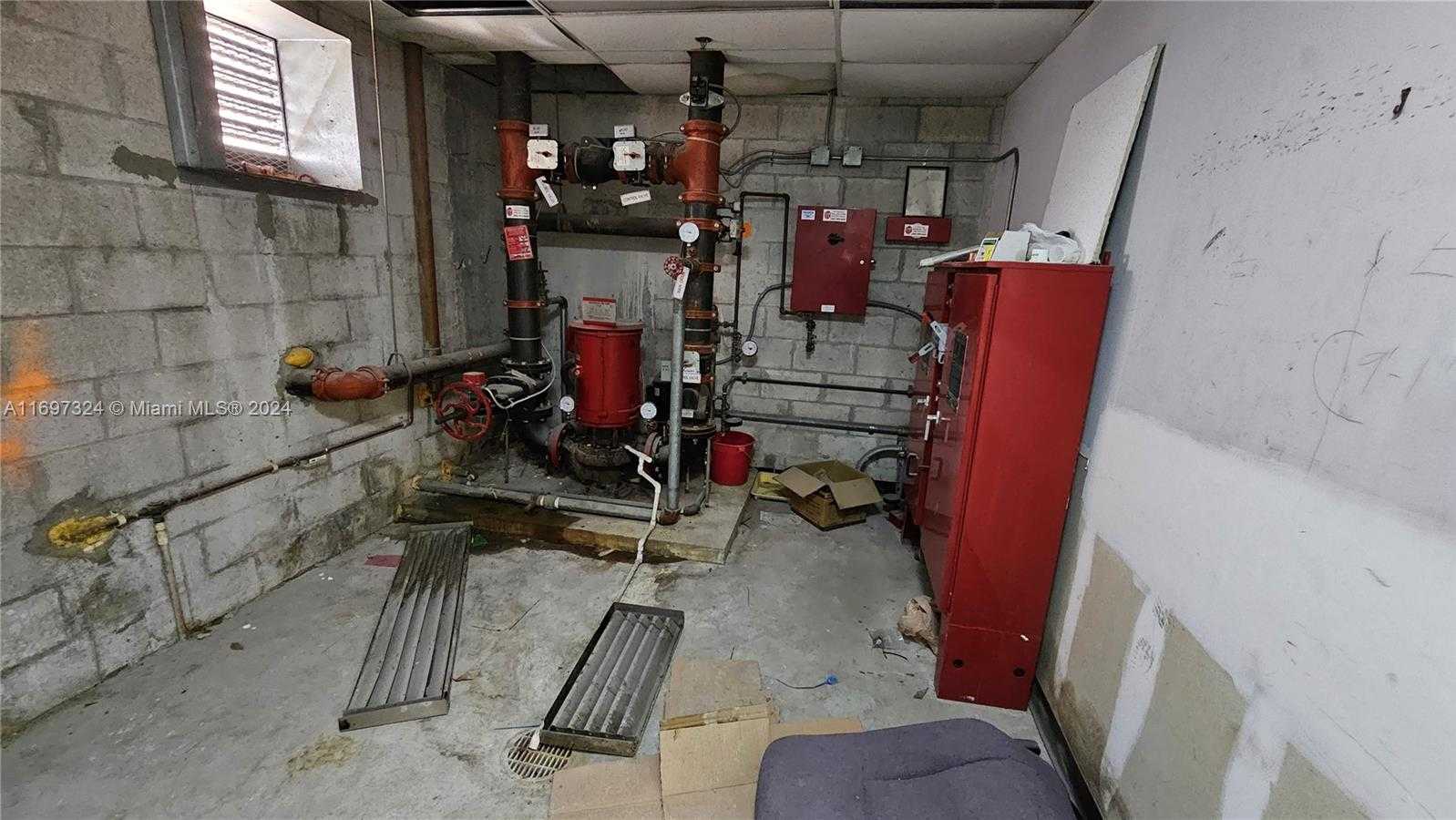 Small Image of 17355 NORTH WEST 59TH AVE, Hialeah Number 15