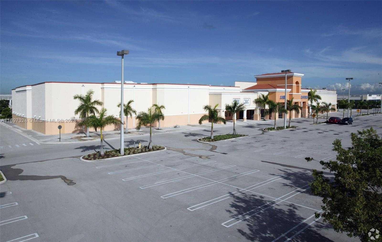 Small Image of 17355 NORTH WEST 59TH AVE, Hialeah Number 4