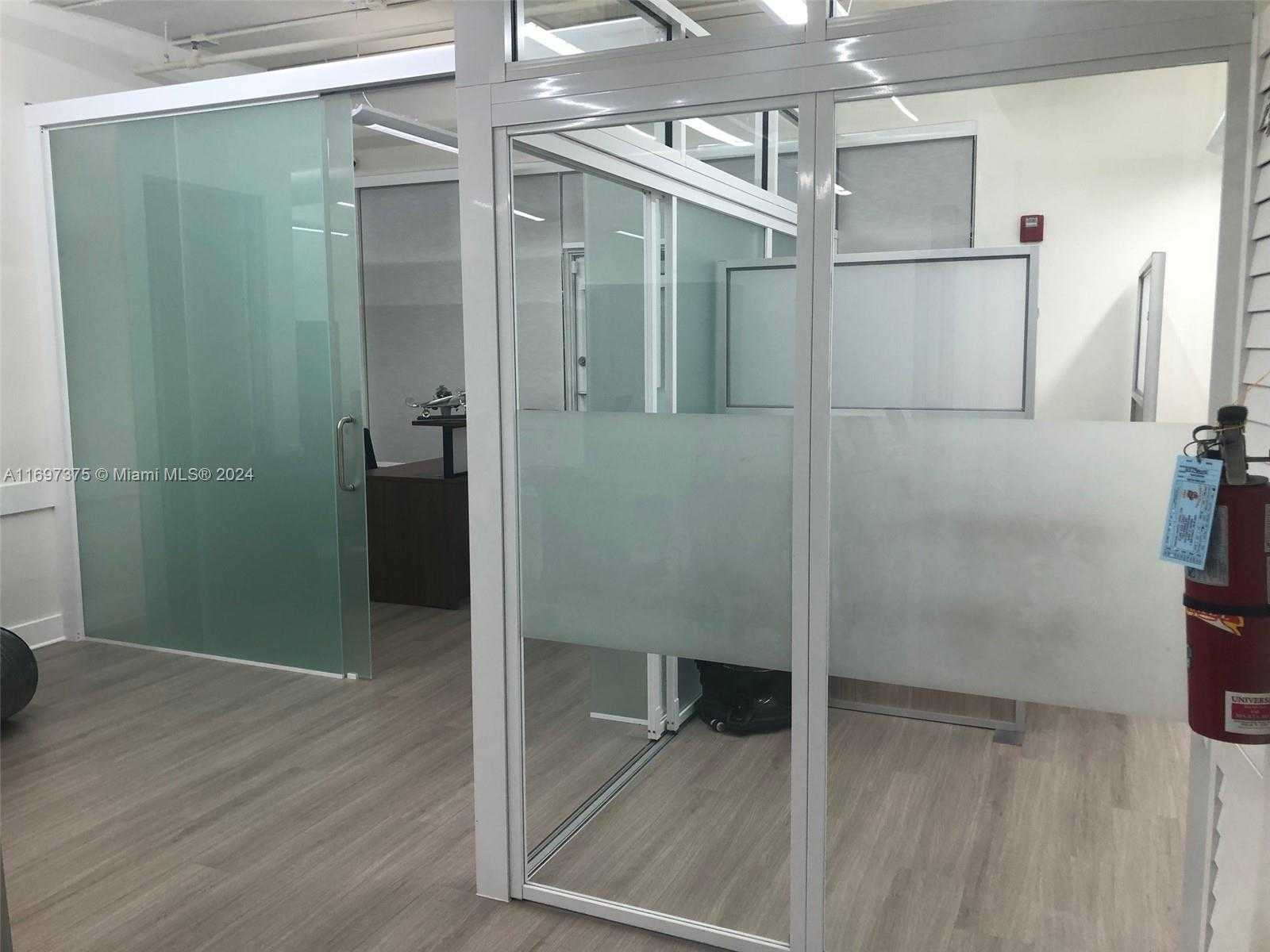 Imagen de Pequeño Objeto