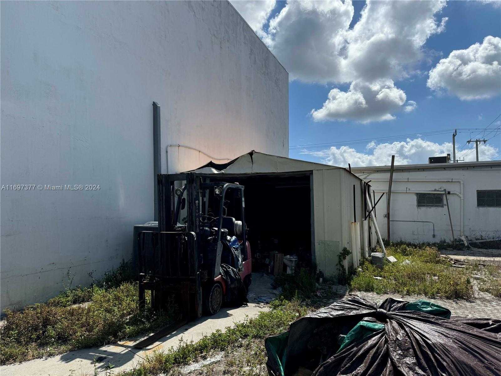 Small Image of 4343 NORTH ANDREWS AVE, Oakland Park Number 6