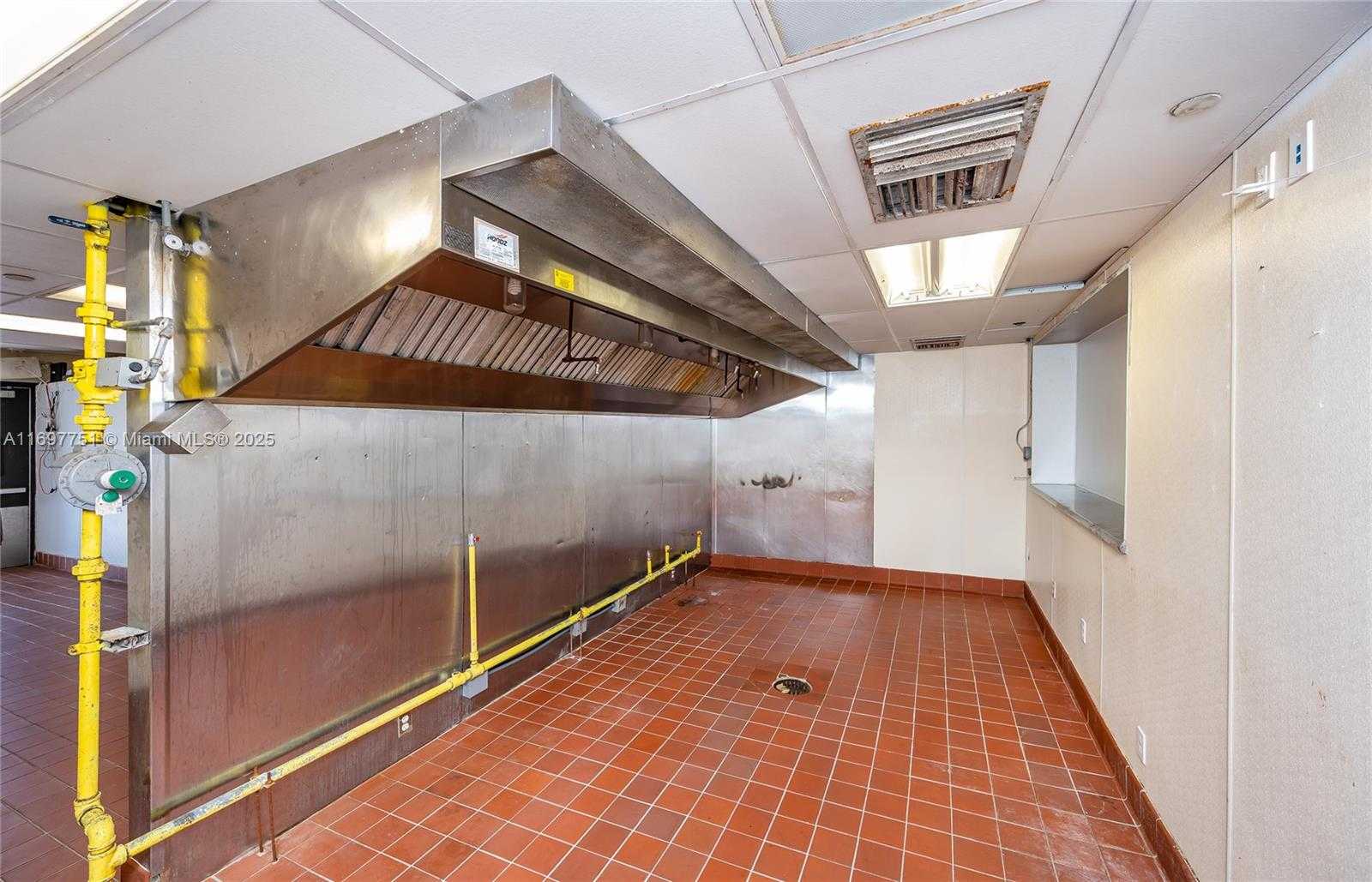 Small Image of 4196 SOUTH UNIVERSITY DR, Davie Number 10