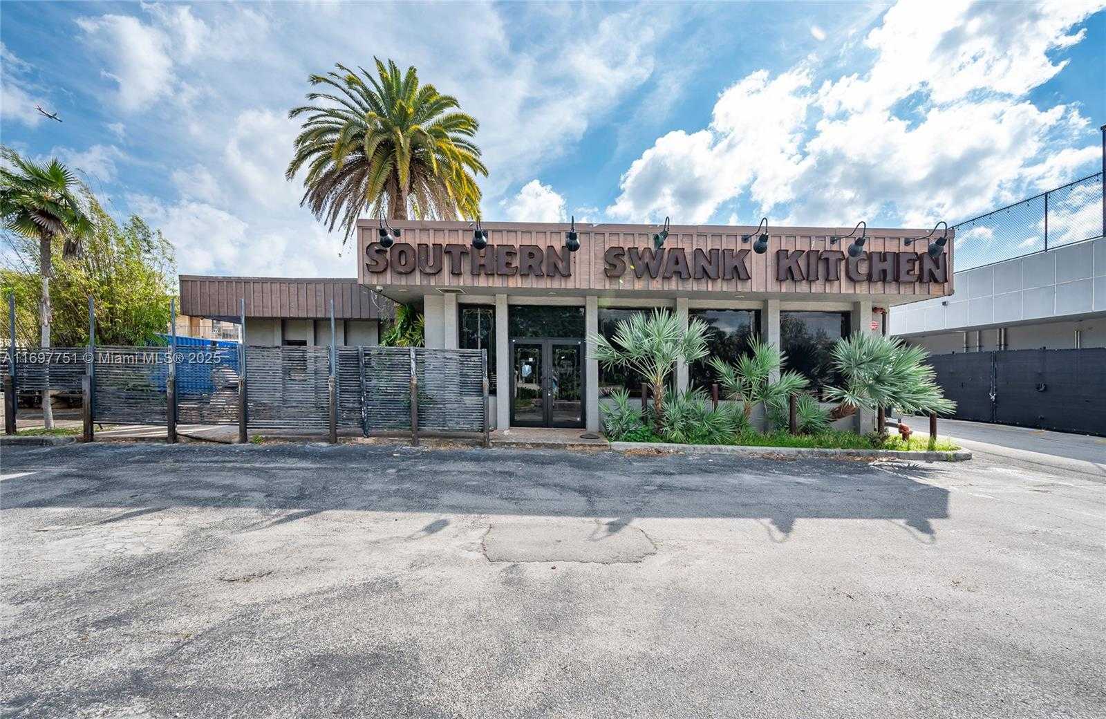 Small Image of 4196 SOUTH UNIVERSITY DR, Davie Number 2