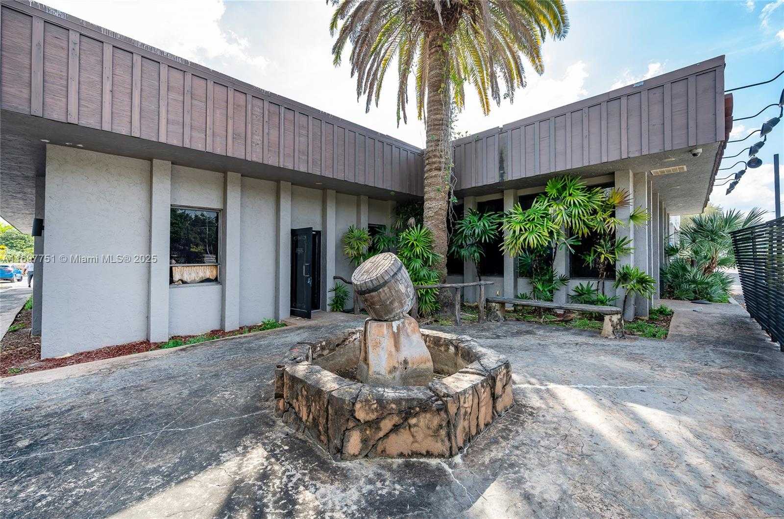 Small Image of 4196 SOUTH UNIVERSITY DR, Davie Number 6