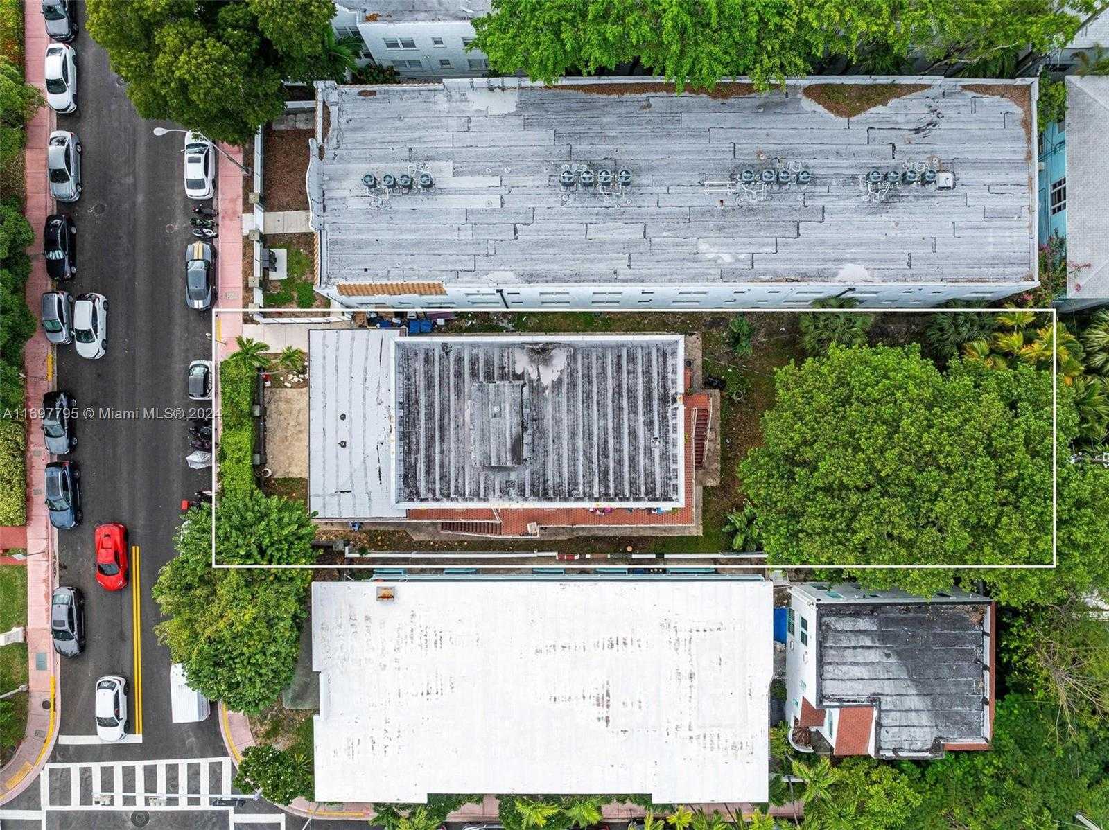 Small Image of 1568 DREXEL AVE, Miami Beach Number 2