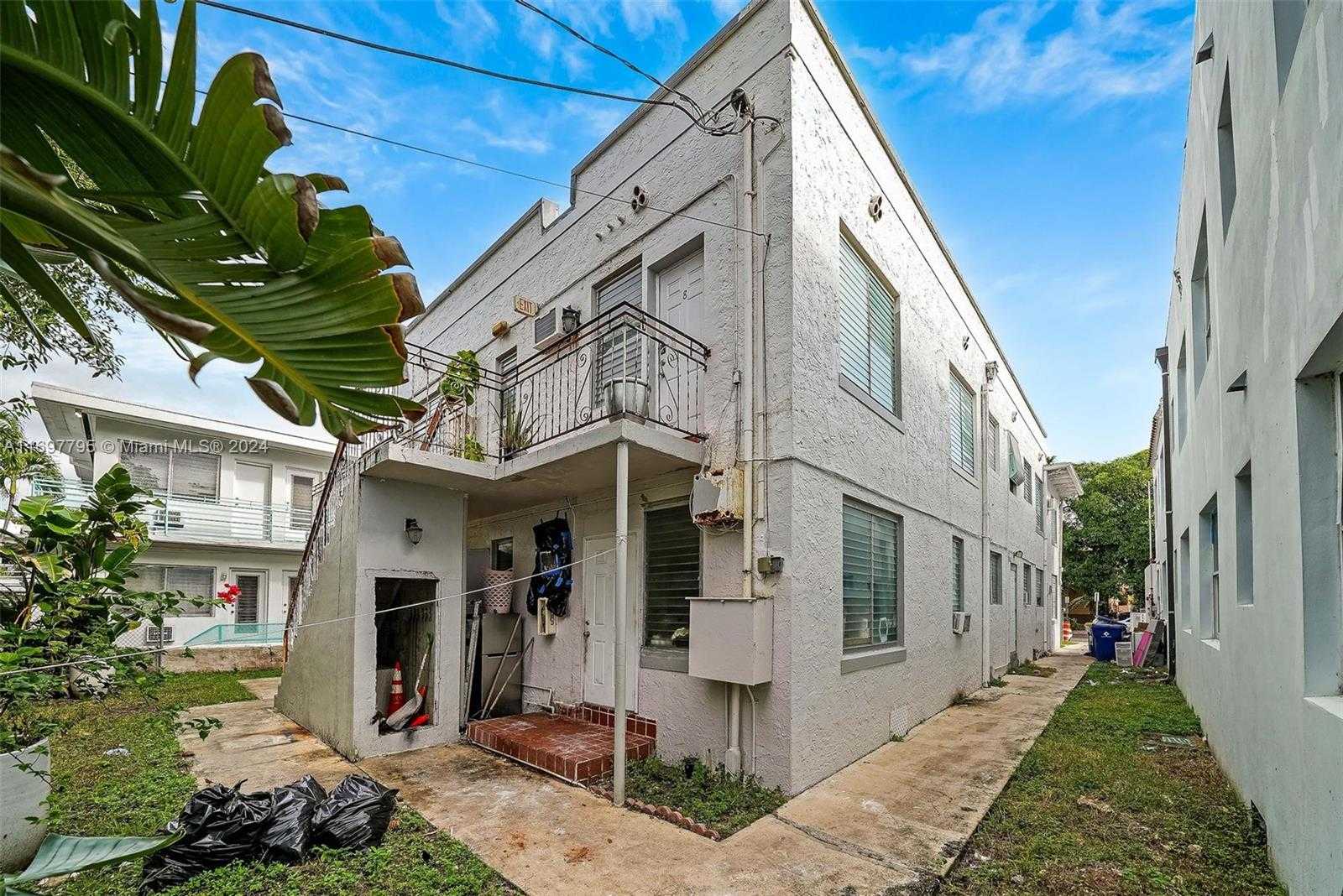 Small Image of 1568 DREXEL AVE, Miami Beach Number 27