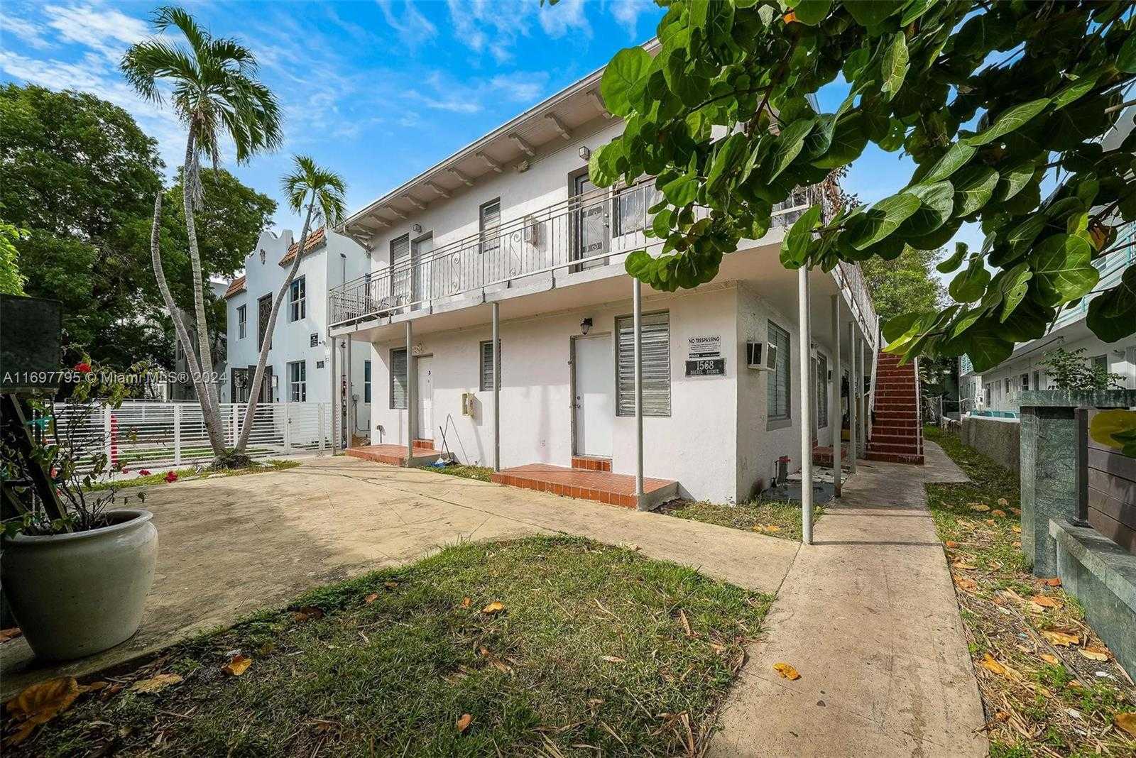 Small Image of 1568 DREXEL AVE, Miami Beach Number 29