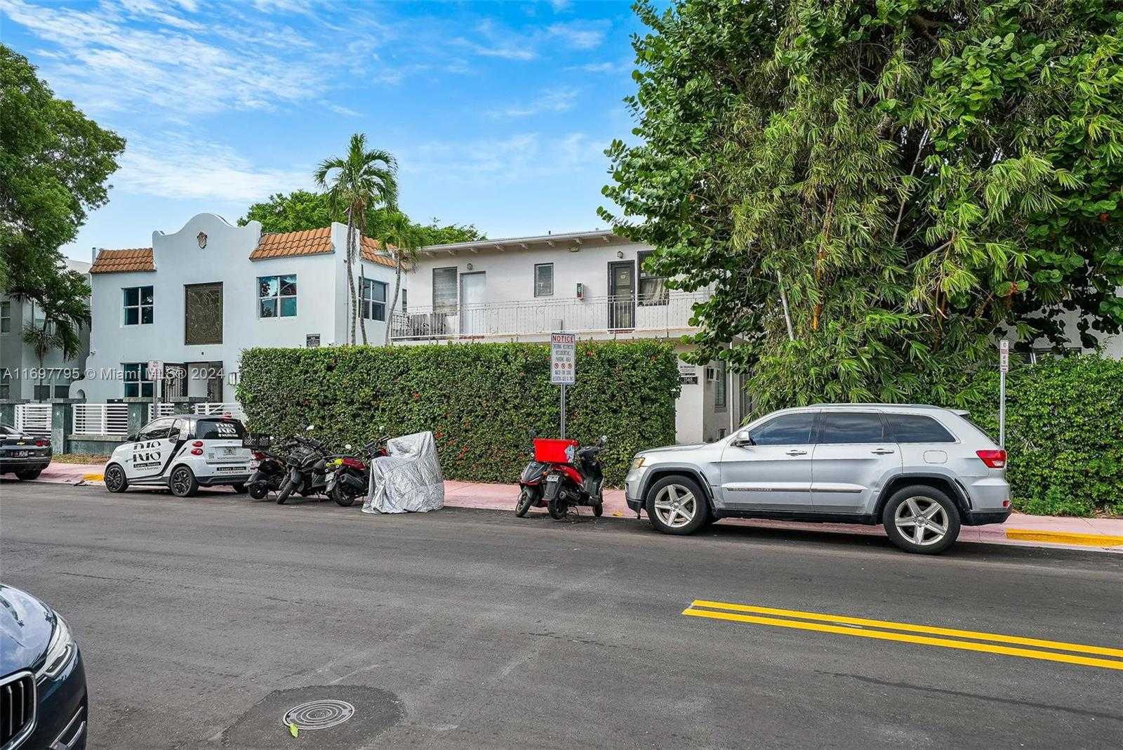 Small Image of 1568 DREXEL AVE, Miami Beach Number 32