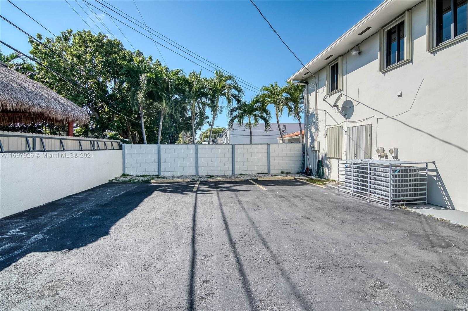 Small Image of 6520 SOUTH WEST 24TH ST, Miami Number 6