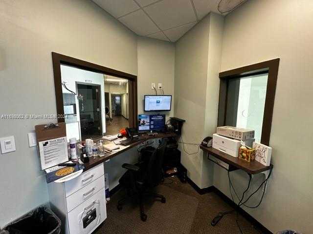 Small Image of 12700 Dixie Hwy, North Miami, FL 33161, USA Number 10