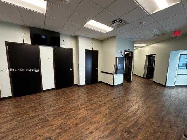 Small Image of 12700 Dixie Hwy, North Miami, FL 33161, USA Number 13