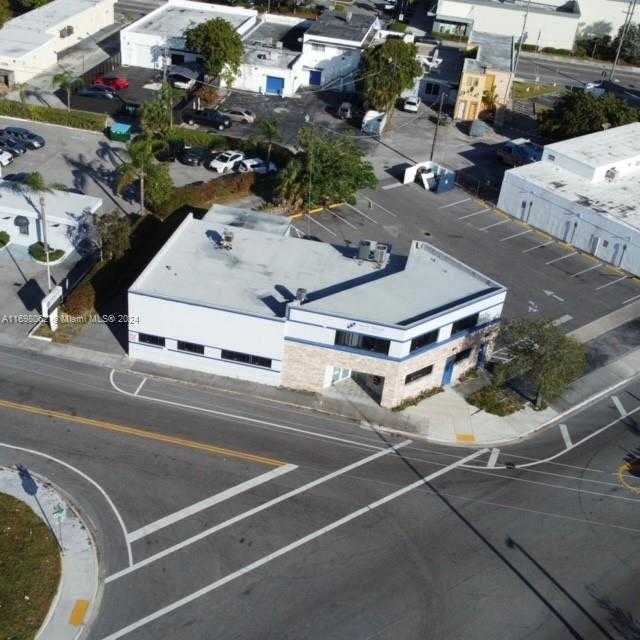 Small Image of 12700 Dixie Hwy, North Miami, FL 33161, USA Number 5