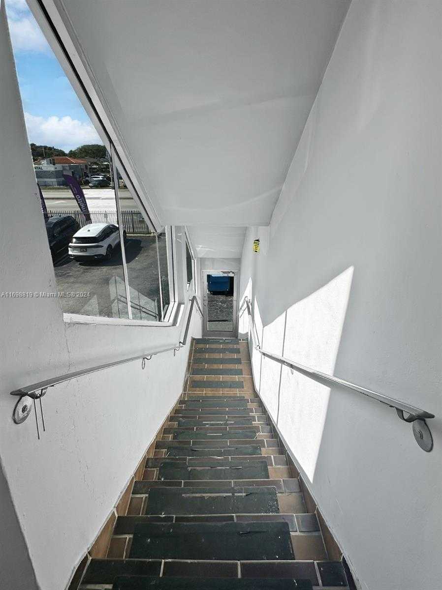 Small Image of 495 NW 27th Ave, Miami, FL 33125, USA Number 10