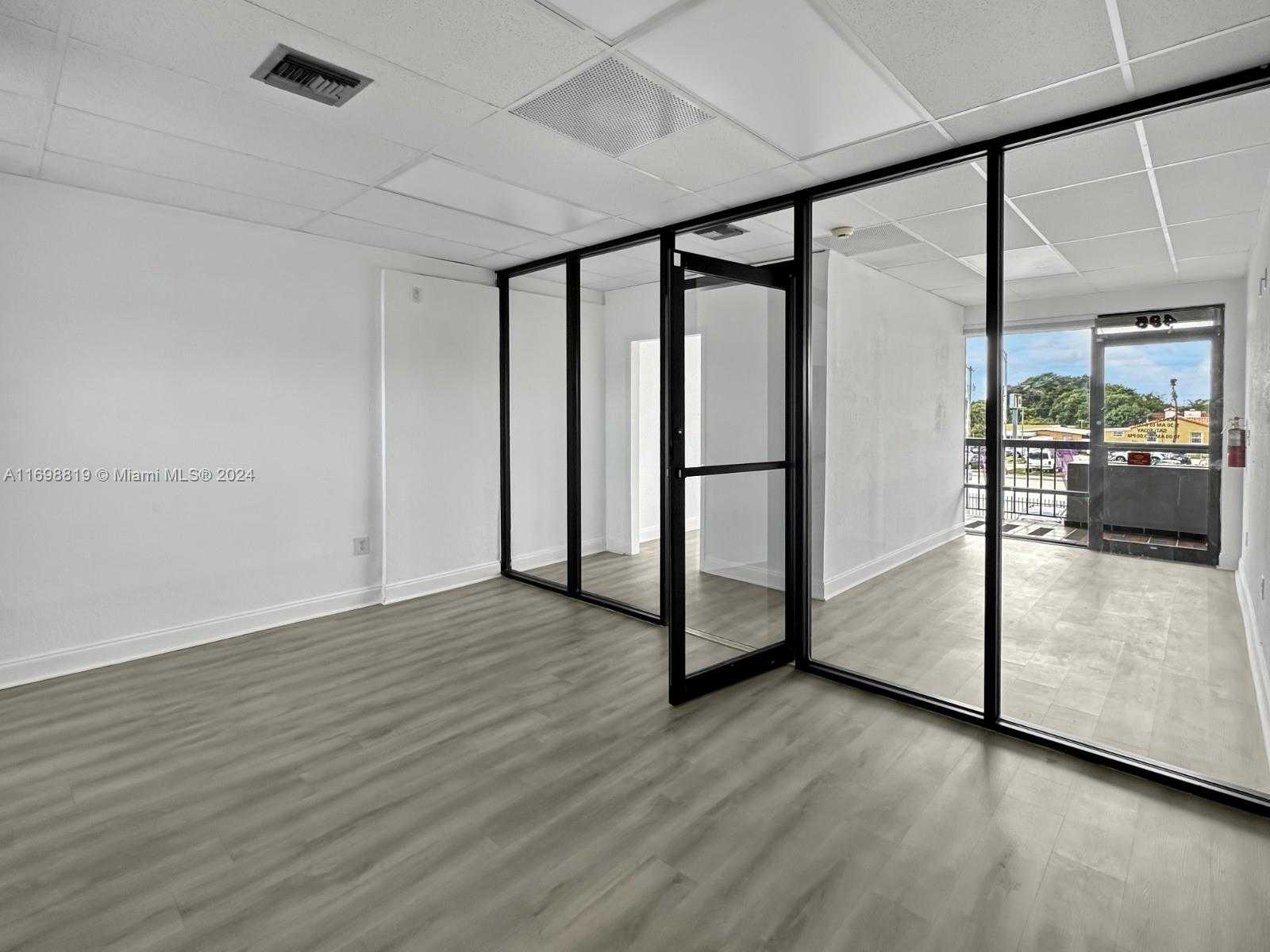 Small Image of 495 NW 27th Ave, Miami, FL 33125, USA Number 2